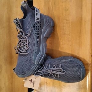 NWT Xidiso gray walking, running shoes size 44